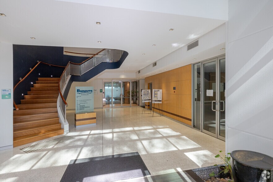13A Narabang Way, BELROSE à louer - Hall d’entrée - Image 3 de 7