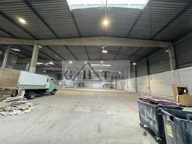 Industrial in Morangis for lease - Interior Photo - Image 2 of 3