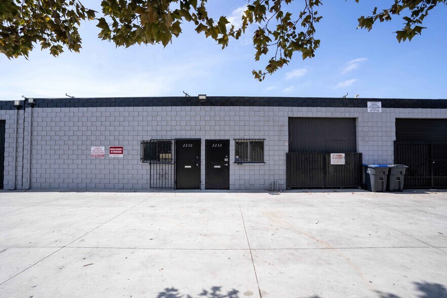 2222-2308 W 2nd St, Santa Ana, CA à vendre - Photo du bâtiment - Image 3 de 10