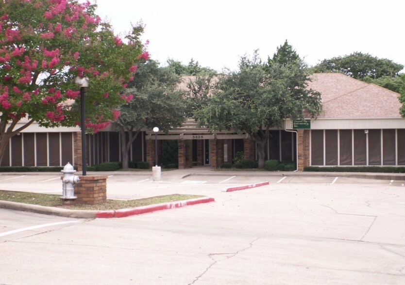 5612 SW Green Oaks Blvd, Arlington, TX for lease - Building Photo - Image 2 of 7