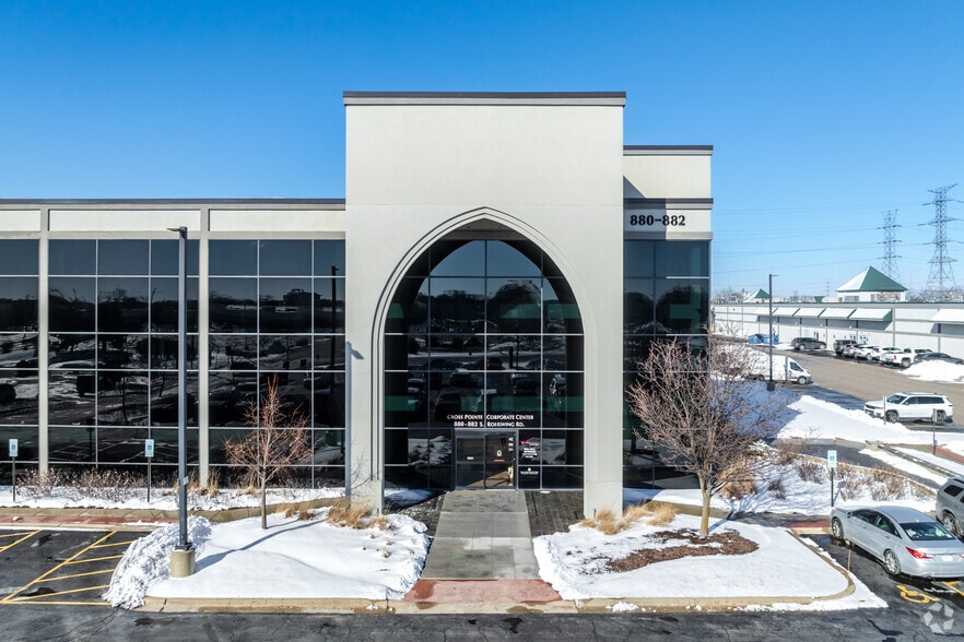 880 S Rohlwing Rd, Addison, IL for lease - Building Photo - Image 2 of 6