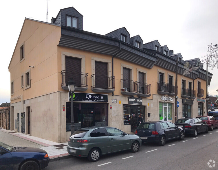 Plaza Epifanio Velasco, 1, Torrelodones, Madrid à louer - Photo du bâtiment - Image 2 de 2