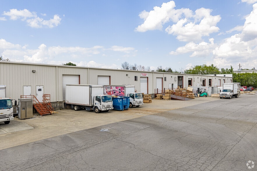5089 Bristol Industrial Way, Buford, GA for lease - Building Photo - Image 2 of 3