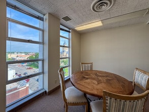 101 S Locust St, Denton, TX à louer Photo intérieure- Image 2 de 4