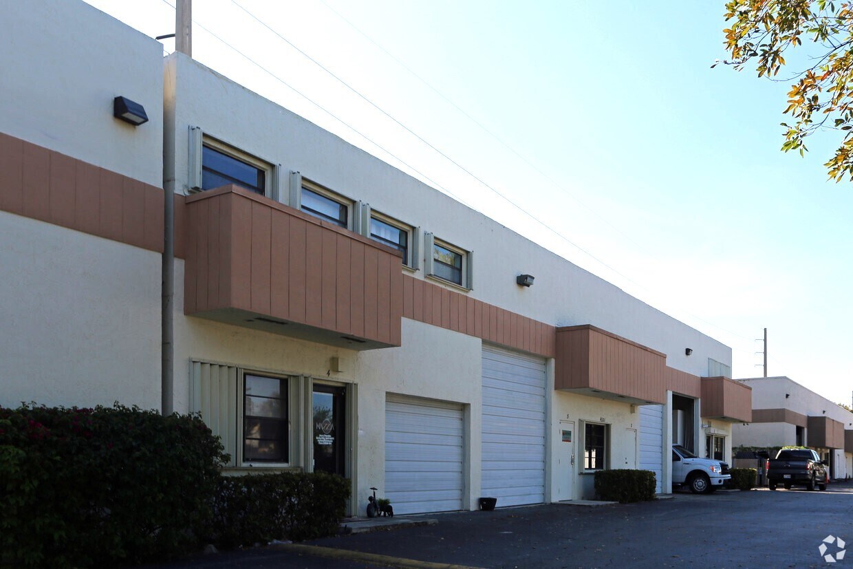 4331 N Dixie Hwy, Boca Raton, FL à louer Photo du bâtiment- Image 1 de 16