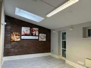 107 Talbot Rd, Pontyclun for lease Interior Photo- Image 2 of 2