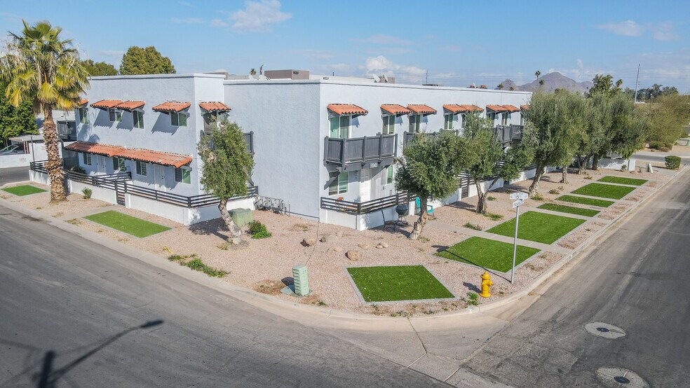 1504 E Indianola Ave, Phoenix, AZ à vendre - Photo du bâtiment - Image 2 de 12