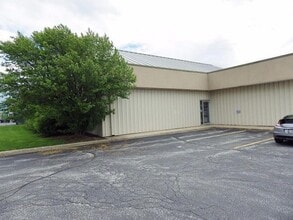 2246 Industrial Dr, Highland, IN à louer Photo intérieure- Image 2 de 4