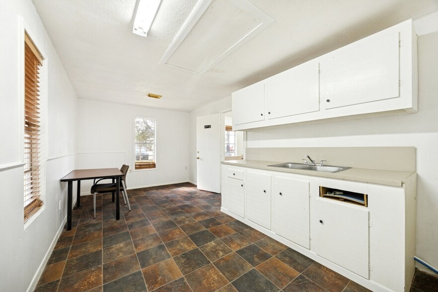 6219 Masters Rd, Manvel, TX for lease - Interior Photo - Image 3 of 10