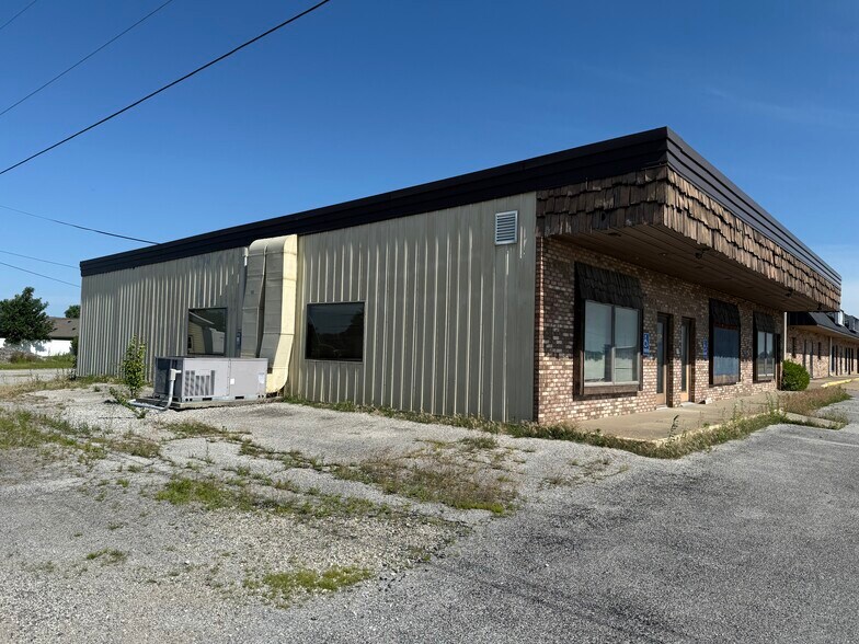 1601 N Market St, Sparta, IL à vendre - Photo du bâtiment - Image 2 de 13