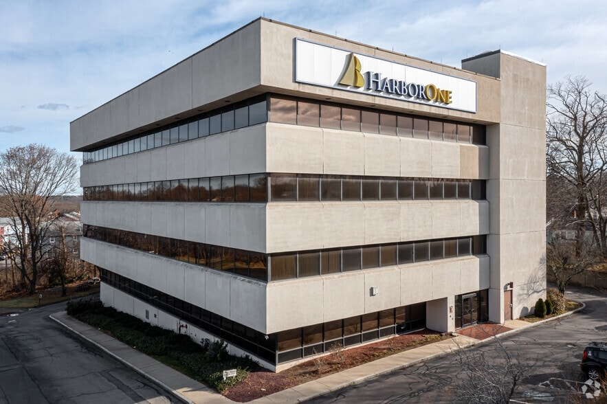 1 Credit Union Way, Randolph, MA for lease - Building Photo - Image 1 of 7