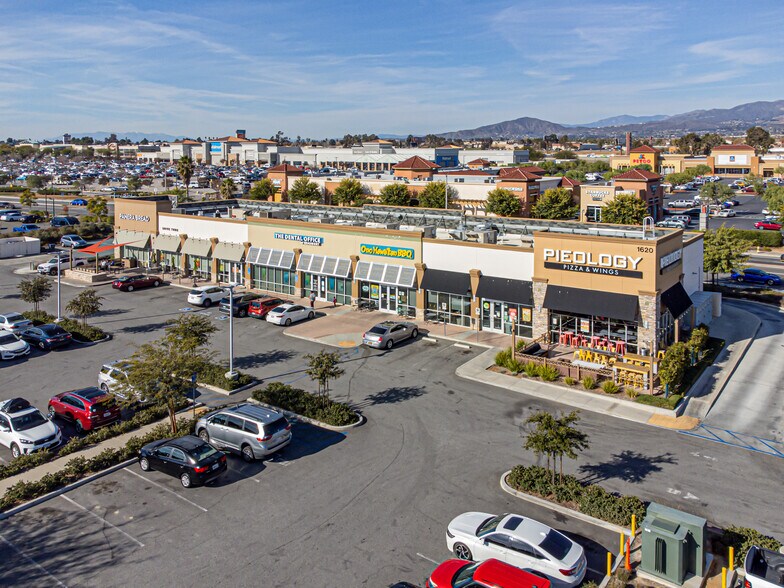 1620 E 1st St, Beaumont, CA à vendre - Photo du bâtiment - Image 3 de 21