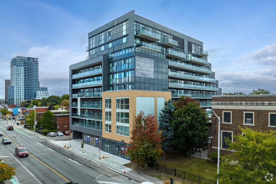 2359-2365 Danforth Av, Toronto, ON à louer - Photo du bâtiment - Image 3 de 5