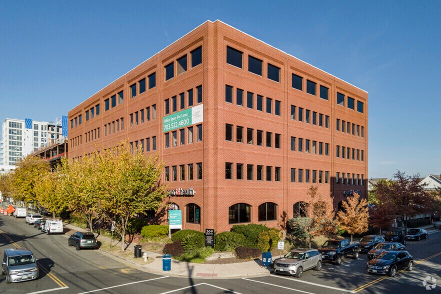 209 Madison St, Alexandria, VA à louer - Photo du bâtiment - Image 2 de 14