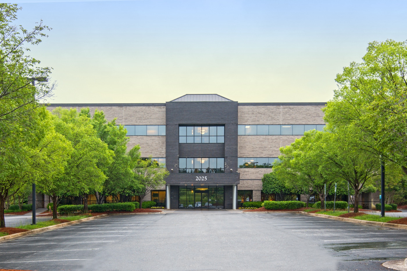 2025 Frontis Plaza Blvd, Winston-Salem, NC for lease Primary Photo- Image 1 of 16