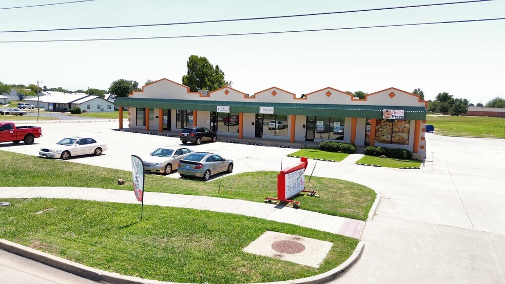 1200-1210 NW 12th St, Moore, OK à louer - Photo du bâtiment - Image 3 de 5