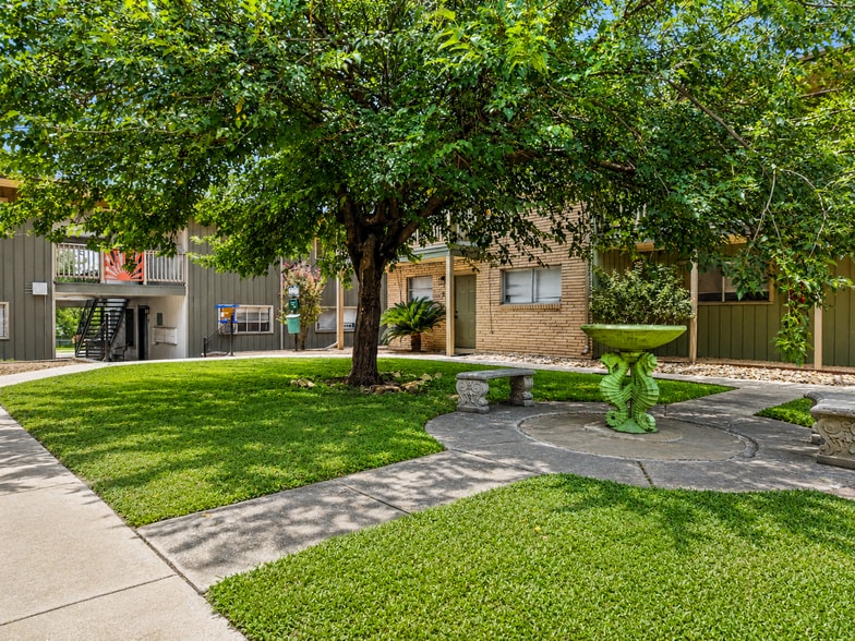 516 Gentleman Rd, San Antonio, TX for sale - Building Photo - Image 2 of 18
