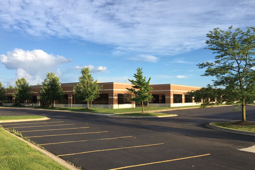 48679 Alpha Dr, Wixom, MI for sale - Primary Photo - Image 1 of 6