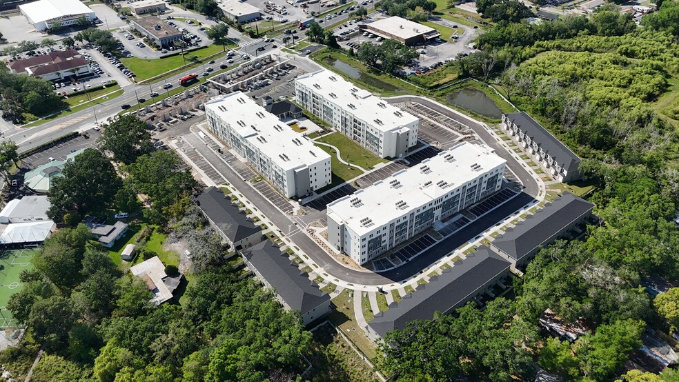 7823 S Orange Ave, Orlando, FL à louer - Photo du bâtiment - Image 3 de 15