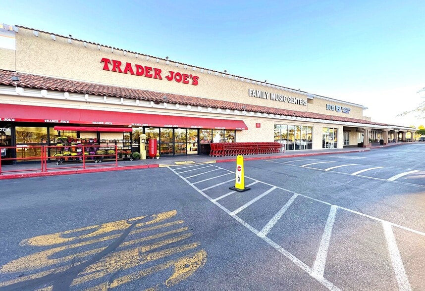 2702-2764 N Green Valley Pky, Henderson, NV for lease - Building Photo - Image 1 of 8