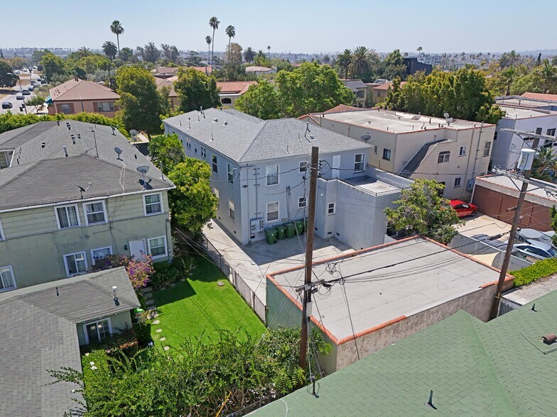 1257 S Cloverdale Ave, Los Angeles, CA à vendre - Photo du bâtiment - Image 3 de 17