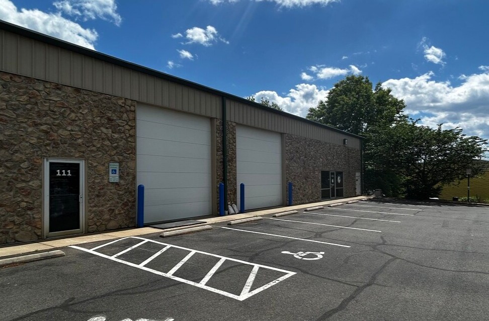 21 Perchwood Dr, Fredericksburg, VA for lease Primary Photo- Image 1 of 5