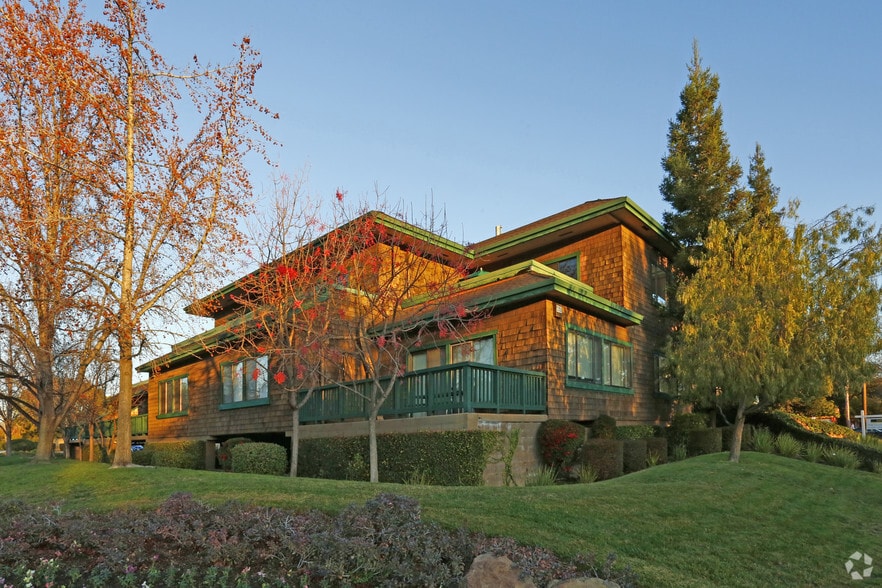 15951 Los Gatos Blvd, Los Gatos, CA à louer - Photo du bâtiment - Image 3 de 7