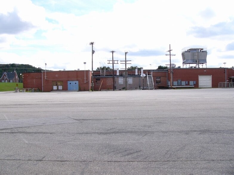 129 Pell Ave, Rocky Mount, VA for sale - Building Photo - Image 3 of 10