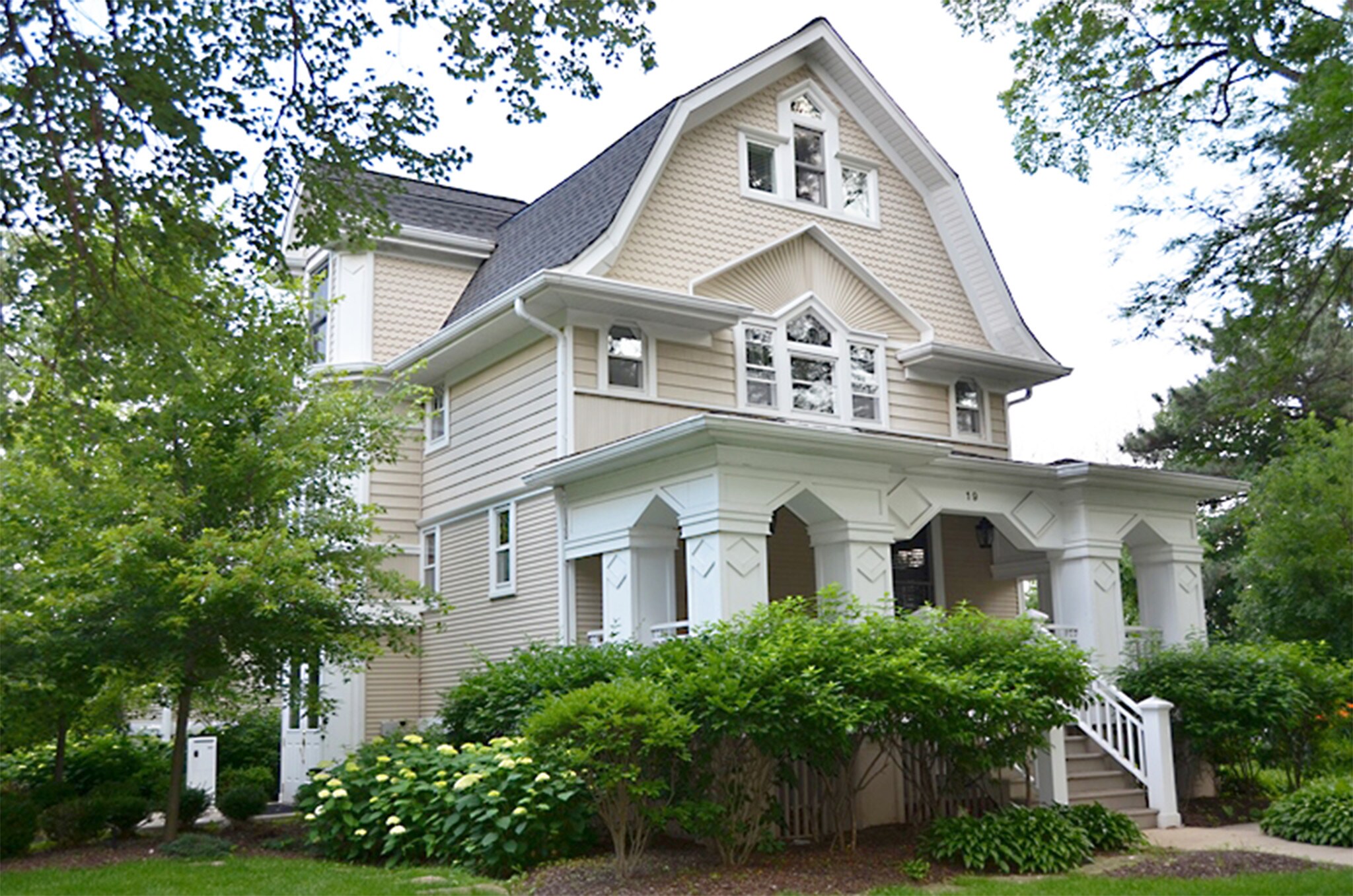 19 N Grant St, Hinsdale, IL à louer Photo du bâtiment- Image 1 de 13