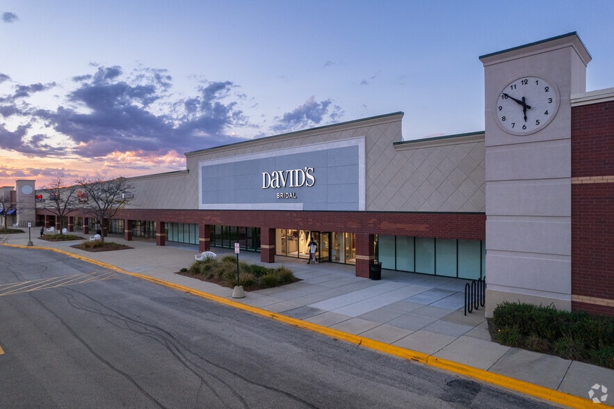 410-580 E Golf Rd, Schaumburg, IL à louer - Photo du bâtiment - Image 2 de 11