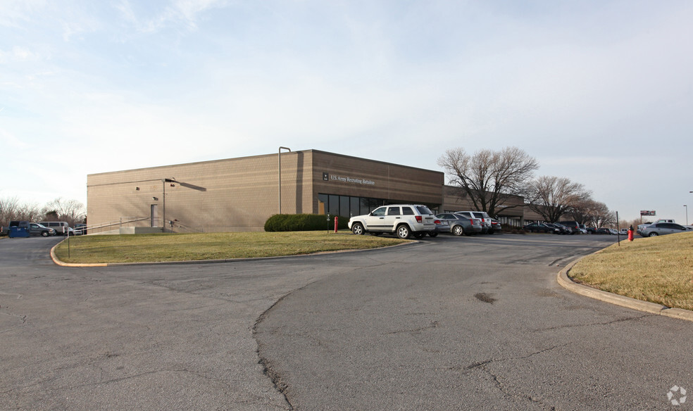 10300-10306 NW Prairie View Rd, Kansas City, MO for lease - Primary Photo - Image 1 of 6