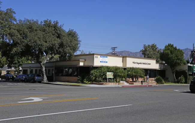 Plus de détails pour 2121 W Magnolia Blvd, Burbank, CA - Bureau/Médical à louer