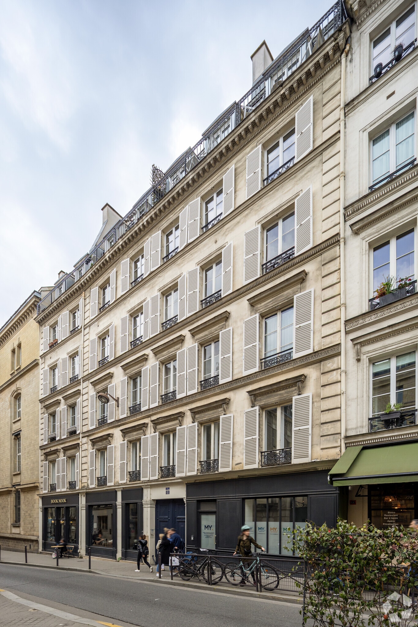 11 Rue Blanche, Paris for sale Primary Photo- Image 1 of 26