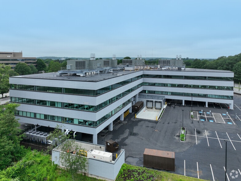 5 Burlington Woods Dr, Burlington, MA for lease - Building Photo - Image 2 of 4