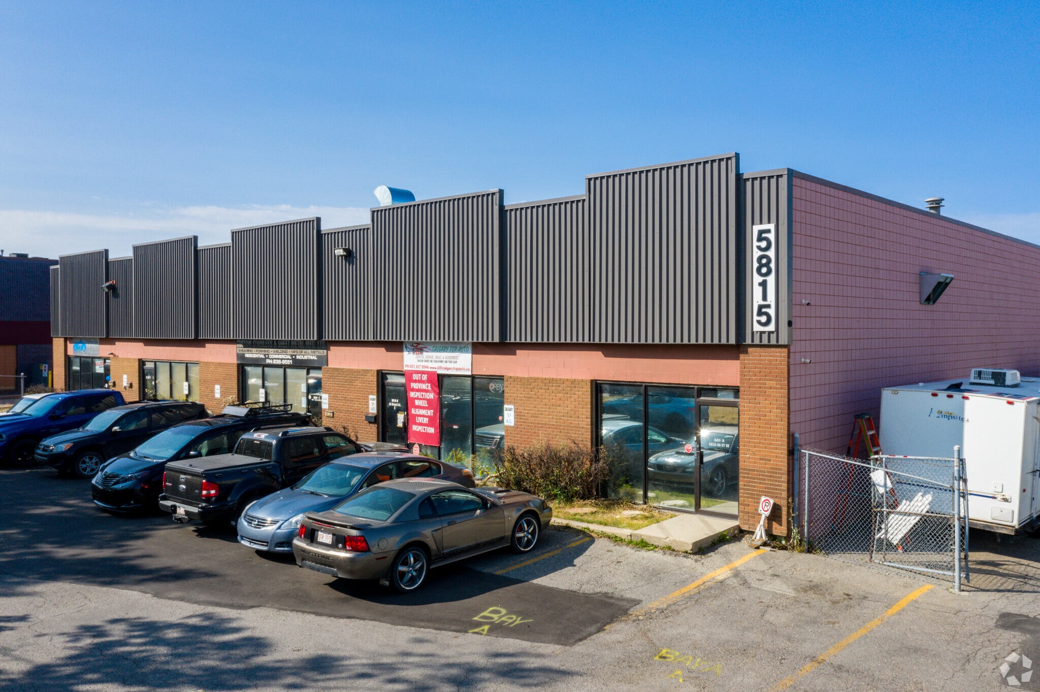 5815 36th St SE, Calgary, AB for sale Primary Photo- Image 1 of 1