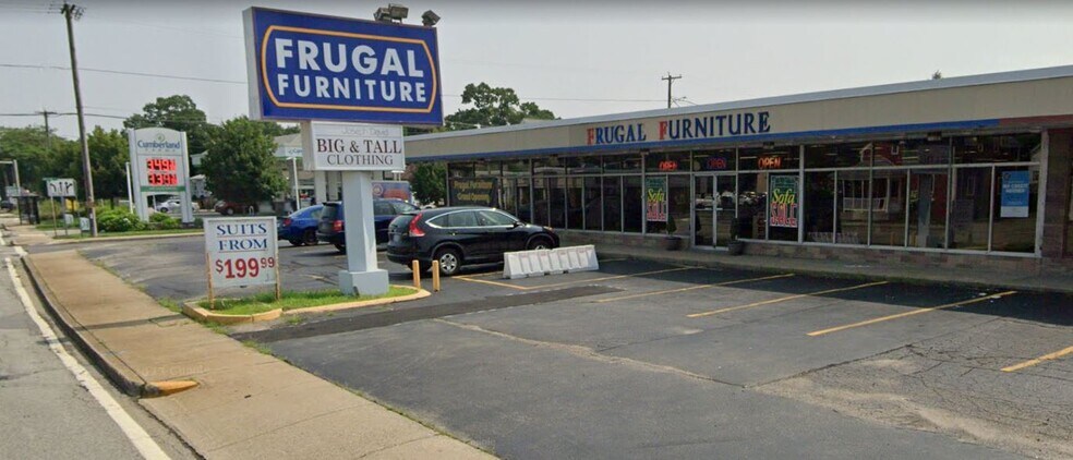 1590 Post Rd, Warwick, RI à vendre - Photo du bâtiment - Image 1 de 3