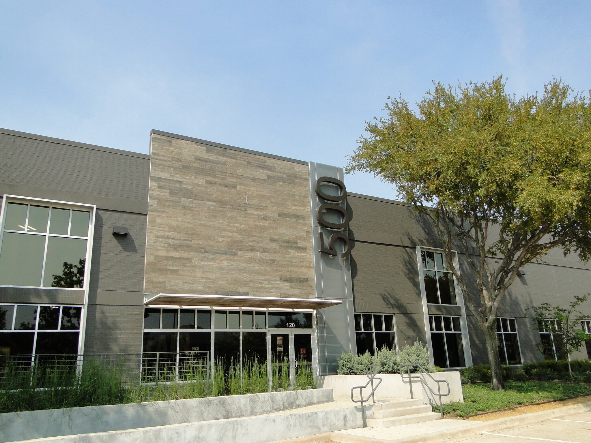500 W Bethany Dr, Allen, TX for lease Primary Photo- Image 1 of 10