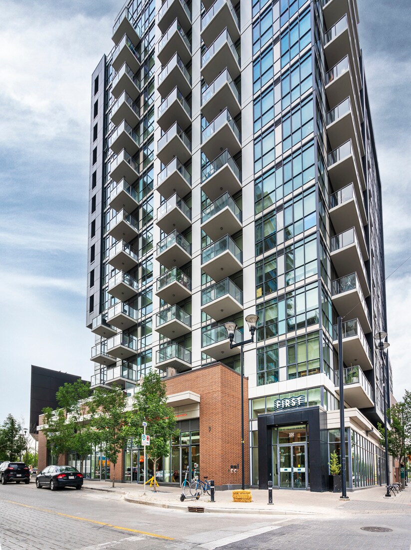 550 Riverfront Av SE, Calgary, AB à vendre Photo principale- Image 1 de 5