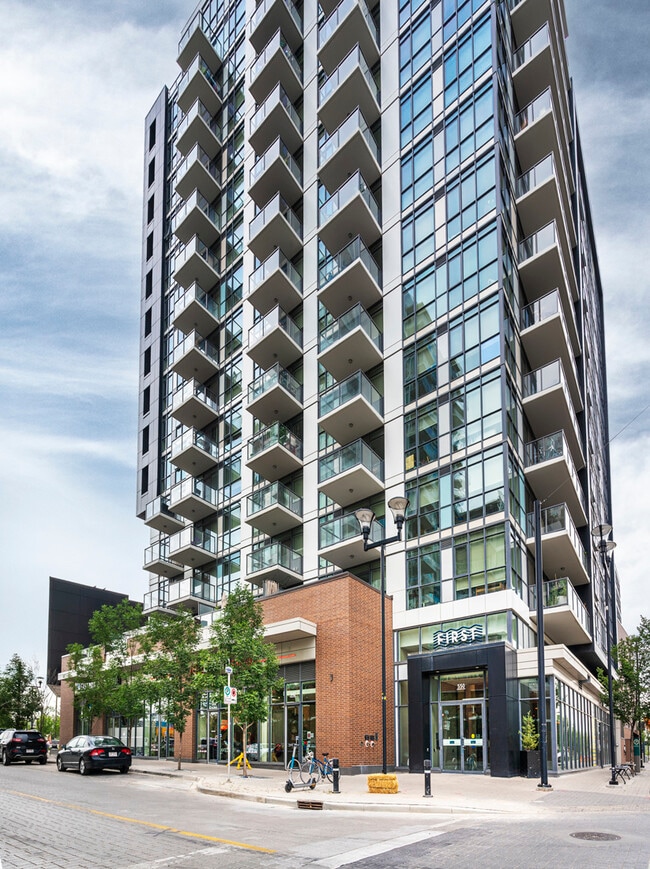 More details for 550 Riverfront Av SE, Calgary, AB - Retail for Sale