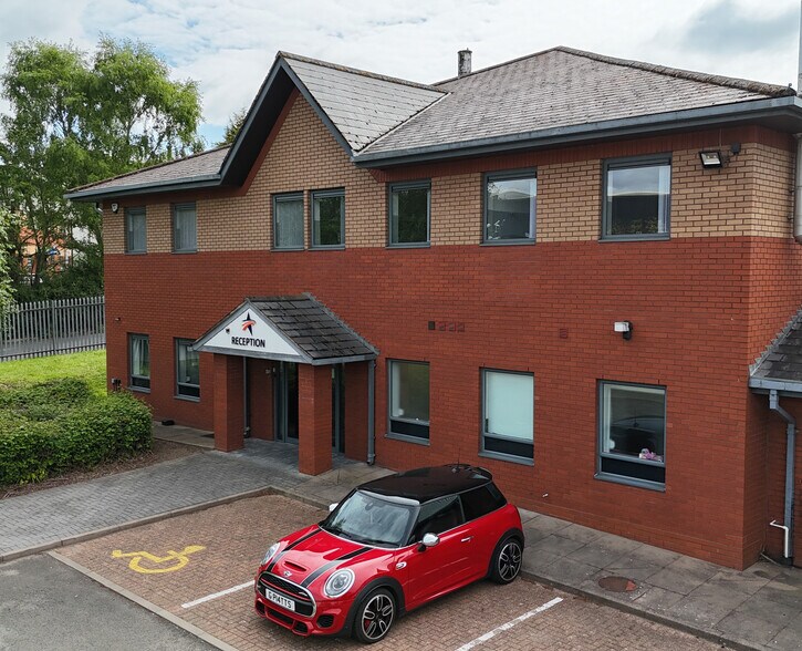 5 Hereward Rise, Halesowen à louer - Photo du bâtiment - Image 3 de 3