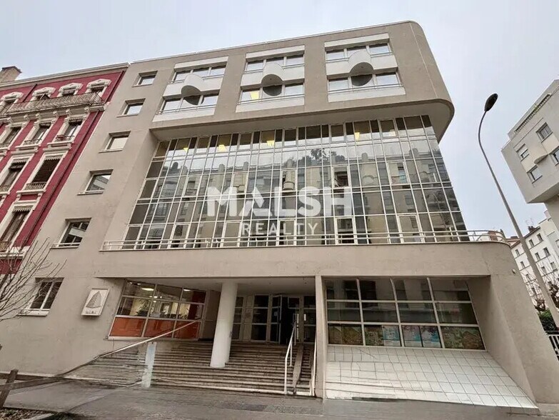 Office in Lyon for lease - Building Photo - Image 1 of 6