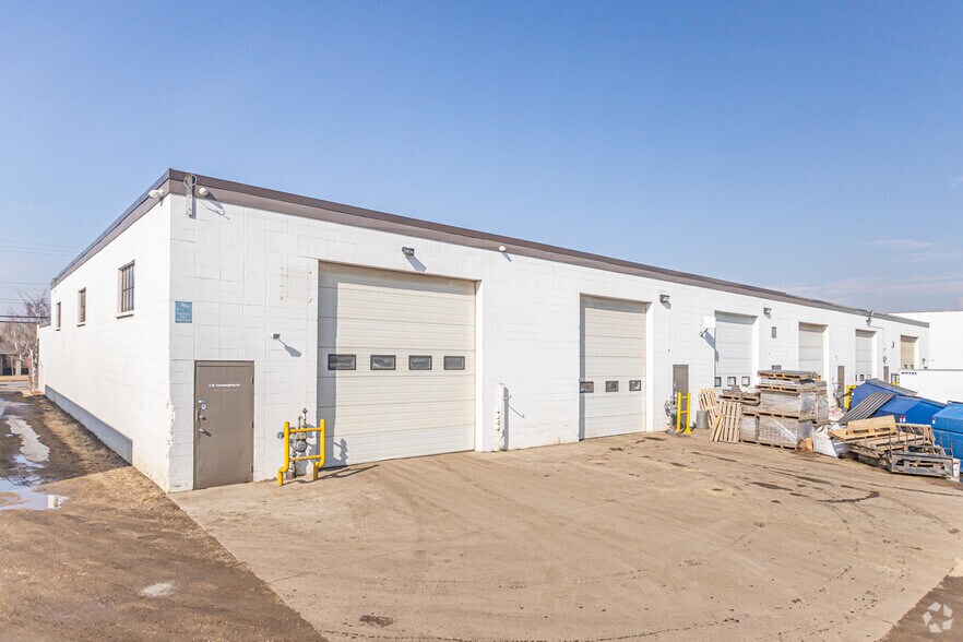 8211 Davies Rd NW, Edmonton, AB for lease - Building Photo - Image 3 of 3