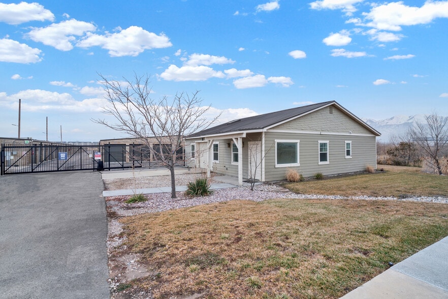 7425 W Highway 201, Magna, UT for lease - Building Photo - Image 1 of 4