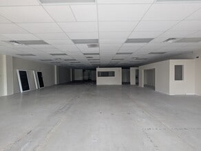2351-2381 Vineyard Ave, Oxnard, CA for lease Interior Photo- Image 1 of 1