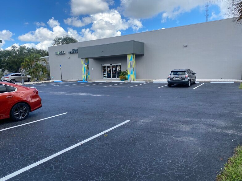 2533 22nd Ave N, Saint Petersburg, FL à louer - Photo du bâtiment - Image 1 de 9