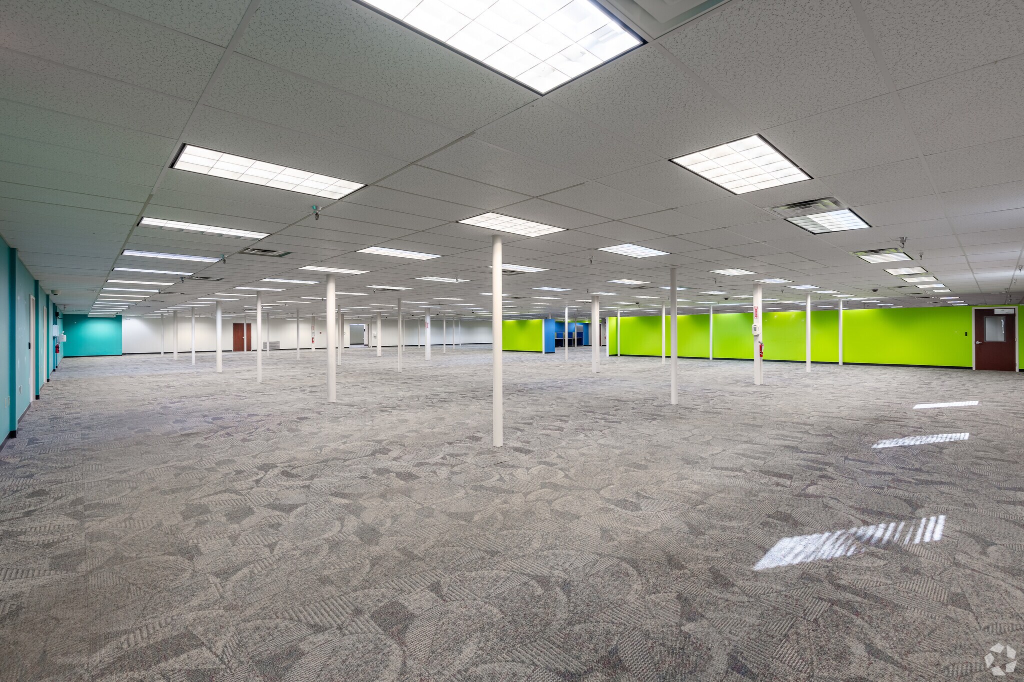 1300 E Rusk St, Jacksonville, TX for lease Interior Photo- Image 1 of 17