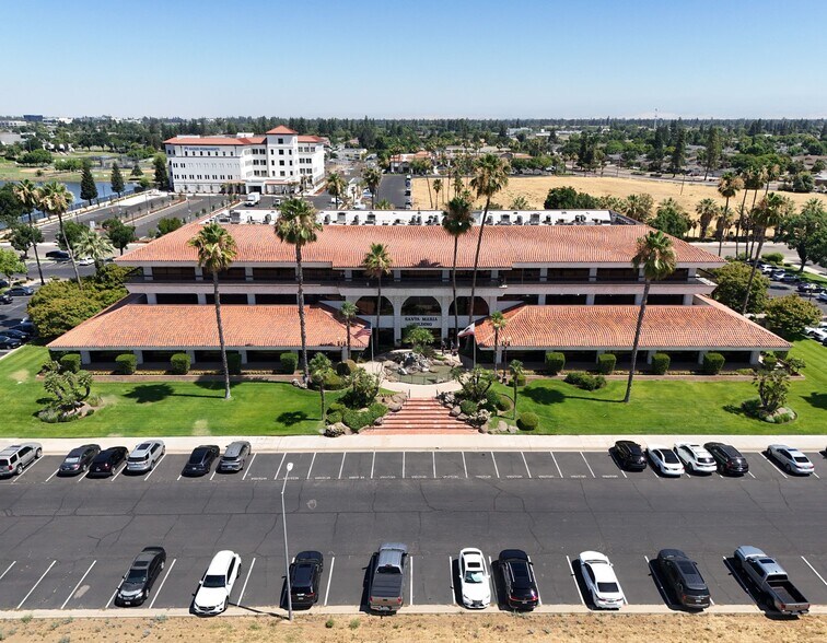575 E Locust Ave, Fresno, CA à vendre - Photo du bâtiment - Image 2 de 6