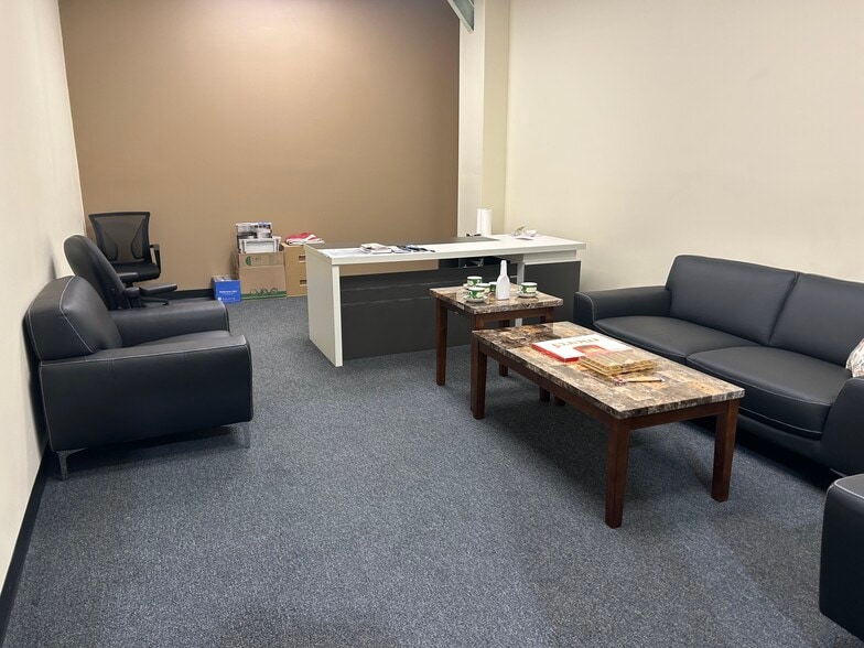 13747 S Western Ave, Blue Island, IL for lease - Interior Photo - Image 2 of 8