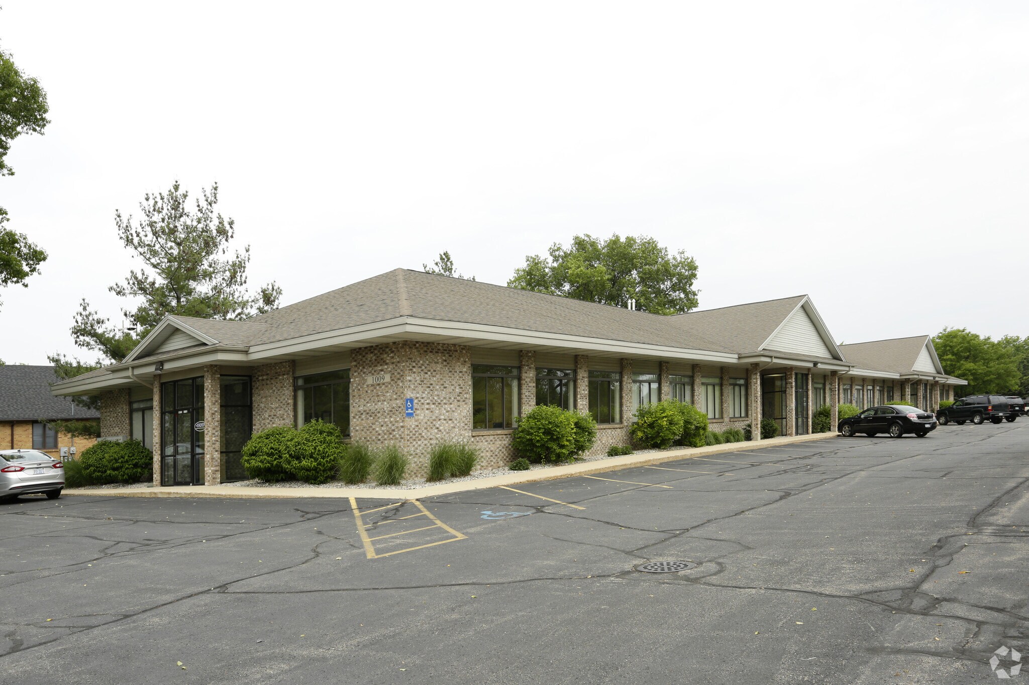 1009 44th St SW, Grand Rapids, MI for lease Primary Photo- Image 1 of 9