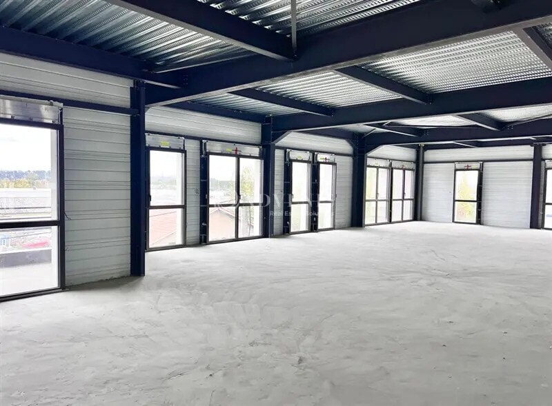 Office in Limas for lease Interior Photo- Image 1 of 8